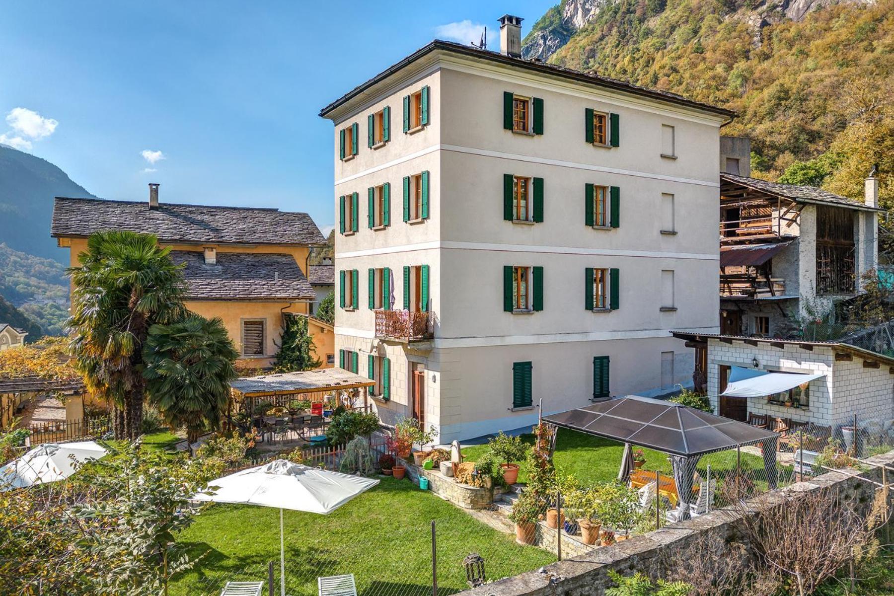 Casa Pool Tra St Moritz E Il Lago Di Como Castasegna Exterior photo